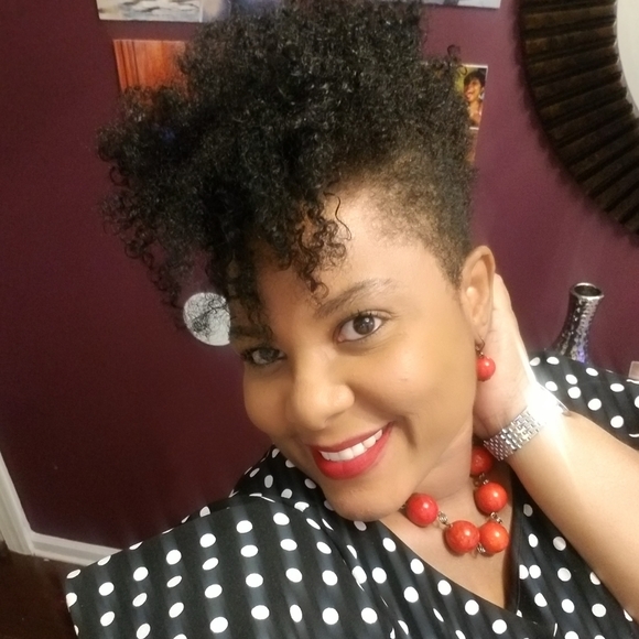 Meet your Posher, April - Picture 3 of 8